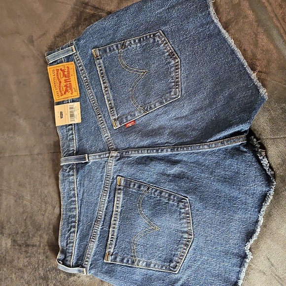 Levi's Pants - NWT Levi's 501 Button Fly High Rise denm cut off jean shorts sz.33